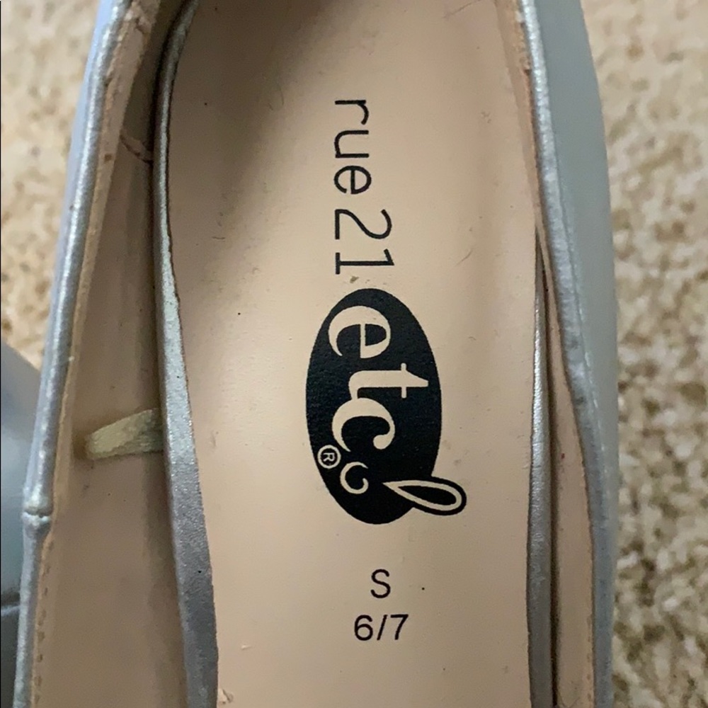 Heels - Picture 2 of 2